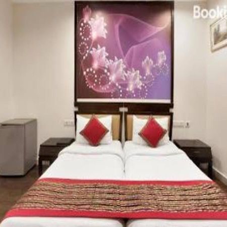 Hotel Loto - Sector 66 Noida Ngoại thất bức ảnh