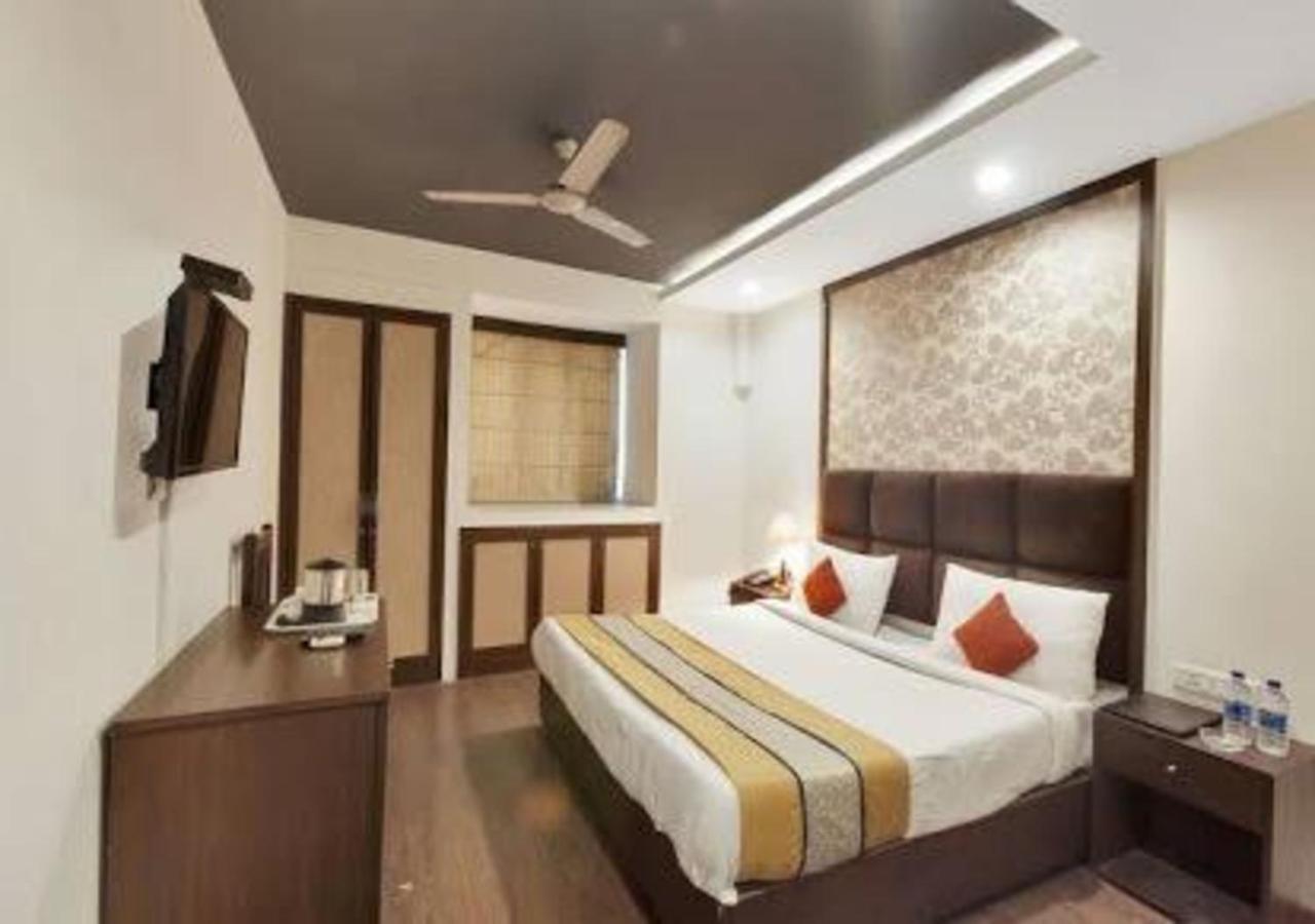 Hotel Loto - Sector 66 Noida Ngoại thất bức ảnh