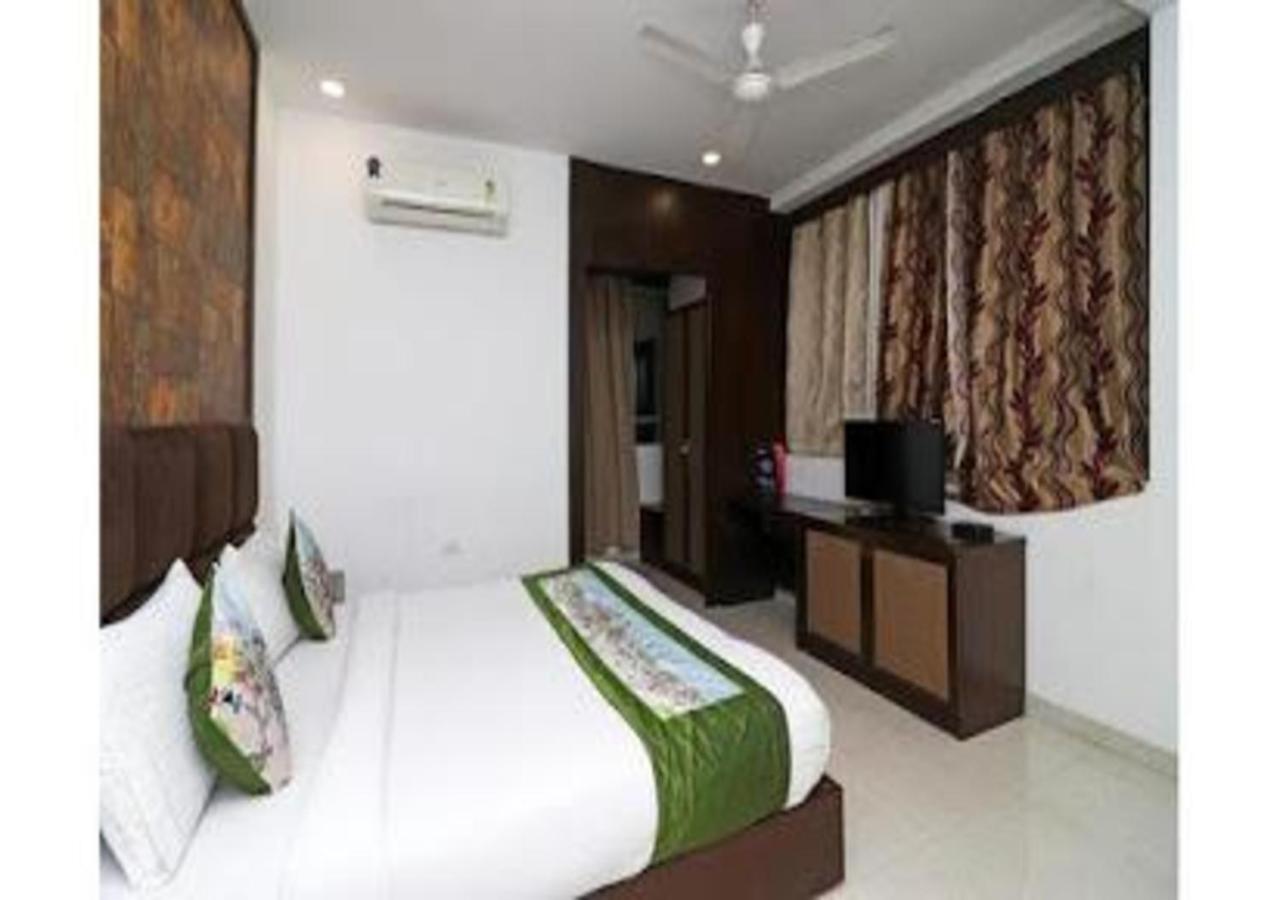 Hotel Loto - Sector 66 Noida Ngoại thất bức ảnh
