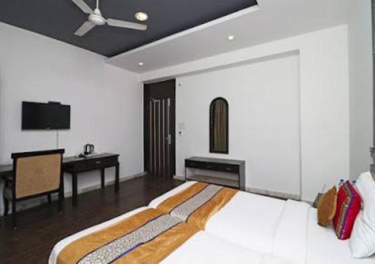 Hotel Loto - Sector 66 Noida Ngoại thất bức ảnh