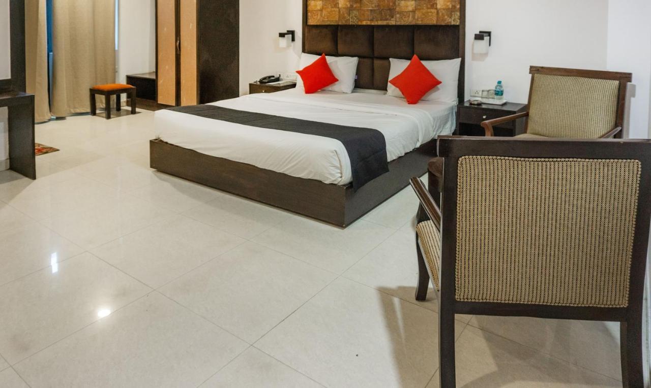 Hotel Loto - Sector 66 Noida Ngoại thất bức ảnh